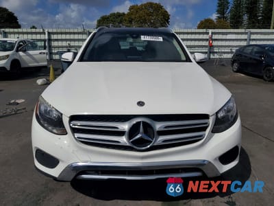 Piąte zdjęcie samochodu w środku: 2018 MERCEDES-BENZ GLC 300 VIN:WDC0G4JB2JV037391 - miniatura