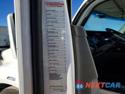 Zdjęcie 10 z 10 samochodu: 2016 KENWORTH T680 SEMI TRUCK VIN:1XKYA48X3GJ496655 - miniatura