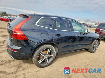 Trzecie zdjęcie samochodu z tyłu: 2018 VOLVO XC60 T6 R-DESIGN VIN:LYVA22RM1JB079067 - miniatura