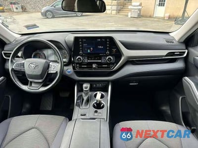 Zdjęcie 8 z 10 samochodu: 2022 TOYOTA HIGHLANDER HYBRID LE VIN:5TDBBRCHXNS559147 - miniatura