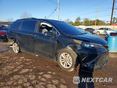 Czwarte zdjęcie samochodu z boku: 2025 TOYOTA SIENNA XLE 7-PASSENGER VIN:5TDJSKFC2SS216556 - miniatura