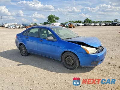 Czwarte zdjęcie samochodu z boku: 2010 FORD FOCUS SE VIN:1FAHP3FN2AW154703 - miniatura