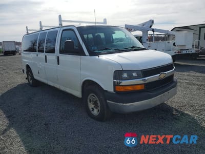 Czwarte zdjęcie samochodu z boku: 2016 CHEVROLET EXPRESS G3500 LT VIN:1GAZGPFG7G1188478 - miniatura