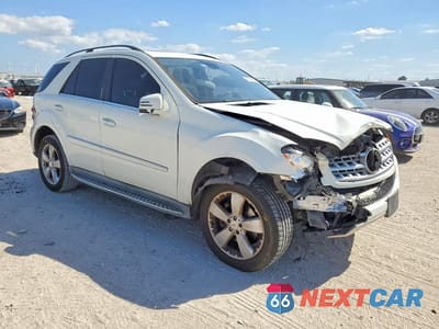 Czwarte zdjęcie samochodu z boku: 2011 MERCEDES-BENZ ML 350 VIN:4JGBB5GBXBA643388 - miniatura