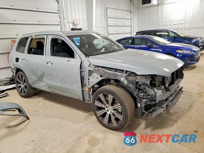 Czwarte zdjęcie samochodu z boku: 2024 VOLVO XC90 PLUS VIN:YV4H60LE4R1236888 - miniatura
