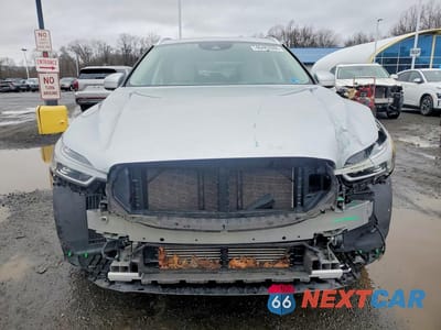 Piąte zdjęcie samochodu w środku: 2019 VOLVO XC60 T5 INSCRIPTION VIN:LYV102RL6KB232363 - miniatura