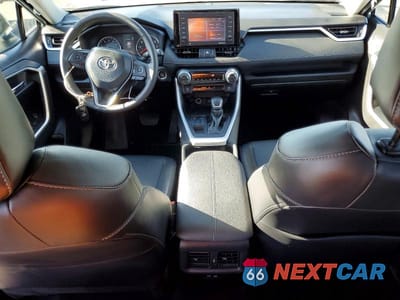 Zdjęcie 8 z 13 samochodu: 2022 TOYOTA RAV4 XLE PREMIUM VIN:2T3A1RFV5NW300516 - miniatura