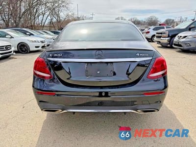 Zdjęcie 12 z 12 samochodu: 2019 MERCEDES-BENZ E 300 4MATIC VIN:WDDZF4KB8KA573789 - miniatura