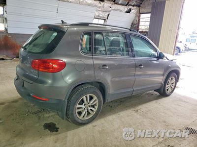 Trzecie zdjęcie samochodu z tyłu: 2015 VOLKSWAGEN TIGUAN S VIN:WVGBV7AX1FW547620 - miniatura