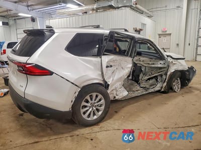 Trzecie zdjęcie samochodu z tyłu: 2024 TOYOTA GRAND HIGHLANDER HYBRID XLE VIN:5TDACAB57RS019889 - miniatura