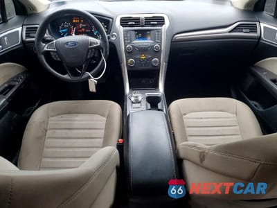 Zdjęcie 8 z 11 samochodu: 2019 FORD FUSION S VIN:3FA6P0G72KR229765 - miniatura