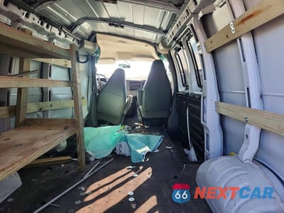Zdjęcie 10 z 13 samochodu: 2017 CHEVROLET EXPRESS 2500 CARGO UTILITY / SERVICE VAN VIN:1GCWGAFF6H1346762 - miniatura