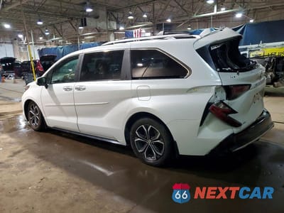 Drugie zdjęcie samochodu z przodu: 2025 TOYOTA SIENNA PLATINUM 7-PASSENGER VIN:5TDESKFC3SS201341 - miniatura