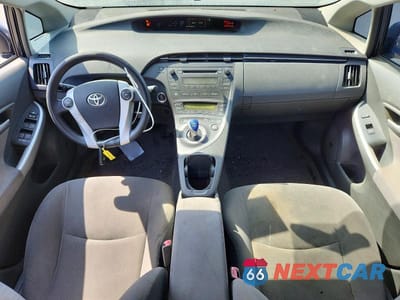 Zdjęcie 8 z 12 samochodu: 2011 TOYOTA PRIUS THREE VIN:JTDKN3DU9B0284143 - miniatura