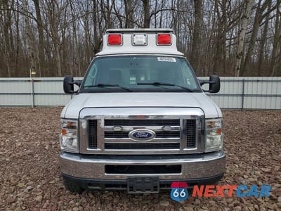 Piąte zdjęcie samochodu w środku: 2014 FORD E350 AMBULANCE VIN:1FDSS3EL7EDB15066 - miniatura