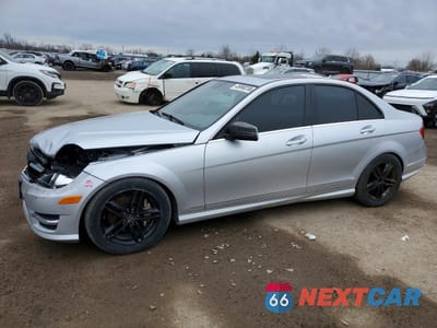 2013 MERCEDES-BENZ C300W 4MATIC 4DR WDDGF8AB6DA797677 - główne zdjęcie licytacji z USA - miniatura