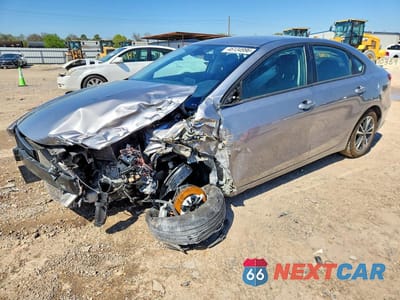 2024 KIA FORTE LXS 3KPF24AD1RE794864 - główne zdjęcie licytacji z USA - miniatura