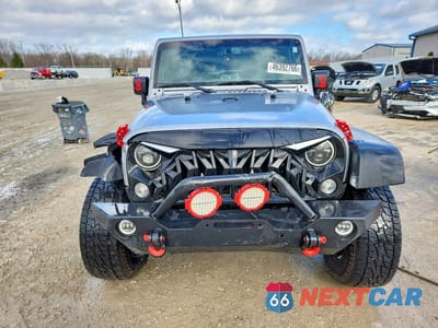 Piąte zdjęcie samochodu w środku: 2015 JEEP WRANGLER UNLIMITED SPORT VIN:1C4BJWDG0FL742678 - miniatura