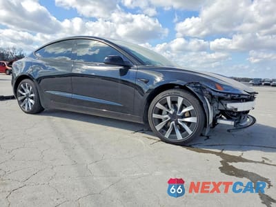 Czwarte zdjęcie samochodu z boku: 2025 TESLA MODEL 3 VIN:5YJ3E1EB3SF911586 - miniatura