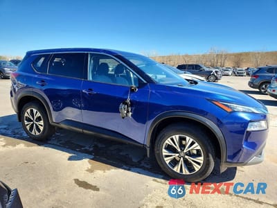 Czwarte zdjęcie samochodu z boku: 2021 NISSAN ROGUE SV VIN:JN8AT3BB1MW223540 - miniatura