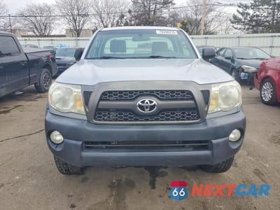 Piąte zdjęcie samochodu w środku: 2011 TOYOTA TACOMA BASE VIN:5TFPX4EN6BX003274 - miniatura