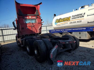 Trzecie zdjęcie samochodu z tyłu: 2020 VOLVO VNR SEMI TRUCK VIN:4V4WC9EG5LN225375 - miniatura