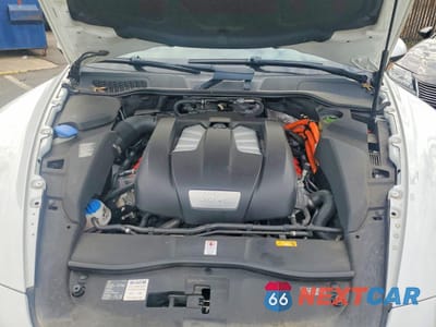 Zdjęcie 7 z 10 samochodu: 2012 PORSCHE CAYENNE S HYBRID VIN:WP1AE2A28CLA92574 - miniatura