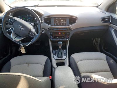 Zdjęcie 8 z 13 samochodu: 2017 HYUNDAI IONIQ HYBRID SEL VIN:KMHC75LCXHU024771 - miniatura