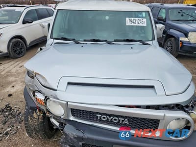Zdjęcie 11 z 12 samochodu: 2007 TOYOTA FJ CRUISER VIN:JTEBU11F270051334 - miniatura