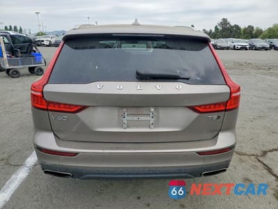 Zdjęcie 6 z 14 samochodu: 2021 VOLVO V60 CROSS COUNTRY T5 MOMENTUM VIN:YV4102WK4M1067822 - miniatura