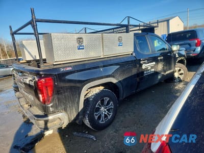 Trzecie zdjęcie samochodu z tyłu: 2023 GMC SIERRA K1500 VIN:1GTRUAED3PZ148341 - miniatura