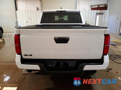 Zdjęcie 6 z 12 samochodu: 2025 TOYOTA TACOMA TRD OFF-ROAD VIN:3TMLB5JN4SM158498 - miniatura