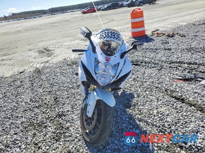 Drugie zdjęcie samochodu z przodu: 2011 SUZUKI GSX750 F VIN:JS1GR7MA4B2103214 - miniatura