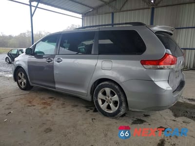 Drugie zdjęcie samochodu z przodu: 2012 TOYOTA SIENNA LE 8-PASSENGER VIN:5TDKK3DC4CS181520 - miniatura