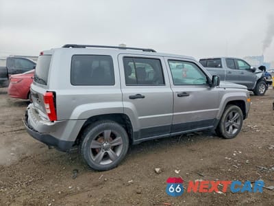 Trzecie zdjęcie samochodu z tyłu: 2016 JEEP PATRIOT SPORT VIN:1C4NJPBA1GD679197 - miniatura