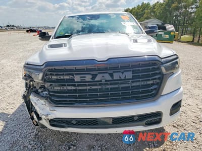 Piąte zdjęcie samochodu w środku: 2025 RAM 1500 LARAMIE VIN:1C6SRFJP9SN766495 - miniatura