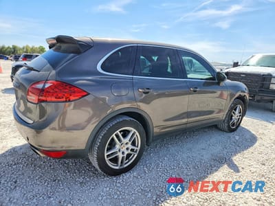 Trzecie zdjęcie samochodu z tyłu: 2012 PORSCHE CAYENNE VIN:WP1AA2A22CLA10043 - miniatura