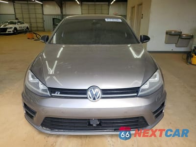 Piąte zdjęcie samochodu w środku: 2017 VOLKSWAGEN GOLF R VIN:WVWVF7AU3HW115148 - miniatura