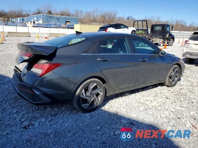 Trzecie zdjęcie samochodu z tyłu: 2024 HYUNDAI ELANTRA HYBRID LIMITED VIN:KMHLN4DJ8RU102138 - miniatura