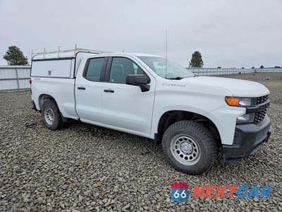 Czwarte zdjęcie samochodu z boku: 2021 CHEVROLET SILVERADO K1500 VIN:1GCRYAEF7MZ323143 - miniatura