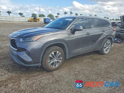 2022 TOYOTA HIGHLANDER XLE 5TDGZRAH8NS094307 - główne zdjęcie licytacji z USA - miniatura