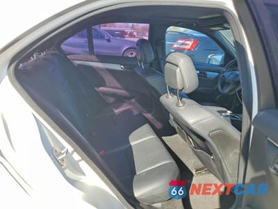 Zdjęcie 10 z 12 samochodu: 2011 MERCEDES-BENZ C 300 VIN:WDDGF5EBXBR158287 - miniatura