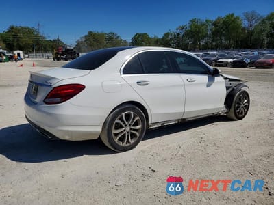 Trzecie zdjęcie samochodu z tyłu: 2016 MERCEDES-BENZ C 300 4MATIC VIN:55SWF4KB6GU175121 - miniatura