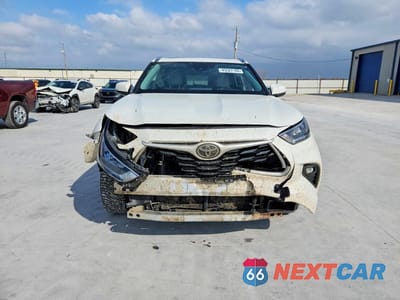 Piąte zdjęcie samochodu w środku: 2020 TOYOTA HIGHLANDER XLE VIN:5TDGZRAH9LS513391 - miniatura