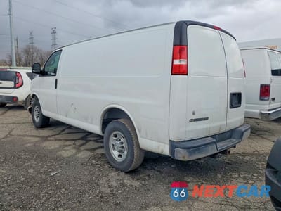 Drugie zdjęcie samochodu z przodu: 2020 CHEVROLET EXPRESS 2500 CARGO UTILITY / SERVICE VAN VIN:1GCWGAFG0L1116250 - miniatura