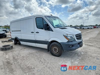 Czwarte zdjęcie samochodu z boku: 2016 MERCEDES BENZ SPRINTER 2500 VIN:WD3PE7DD8GP197968 - miniatura