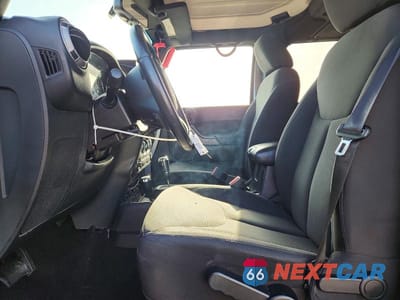 Zdjęcie 7 z 12 samochodu: 2016 JEEP WRANGLER UNLIMITED SPORT VIN:1C4BJWDG1GL139708 - miniatura