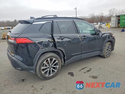Trzecie zdjęcie samochodu z tyłu: 2024 TOYOTA COROLLA CROSS XLE VIN:7MUDAAAG3RV109200 - miniatura