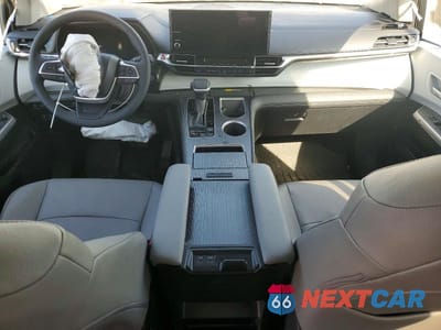 Zdjęcie 8 z 12 samochodu: 2025 TOYOTA SIENNA XLE 8-PASSENGER VIN:5TDYRKEC7SS285481 - miniatura