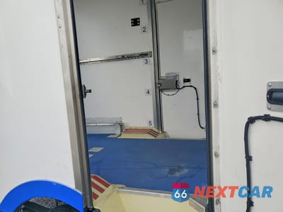 Zdjęcie 10 z 13 samochodu: 2023 FORD TRANSIT T-350 VIN:1FDBW5ZG2PKA23603 - miniatura